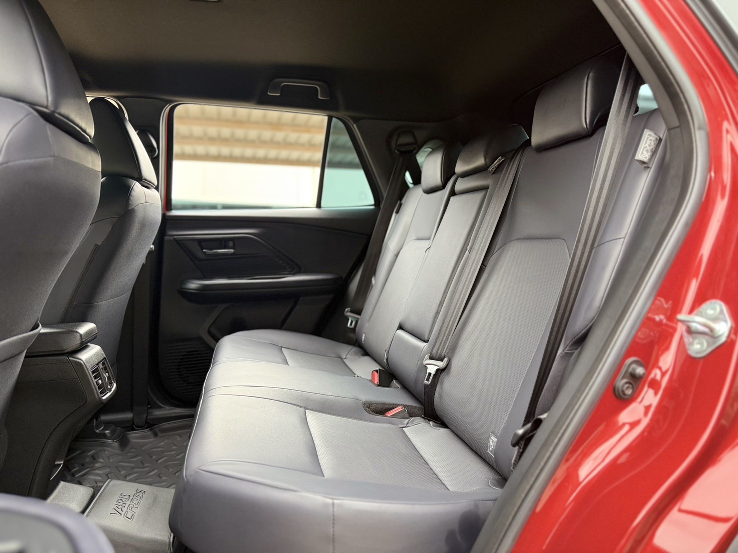 TOYOTA Yaris Cross 1.5 Hybrid Smart A/T ปี 2024 จด2025 - Image 11