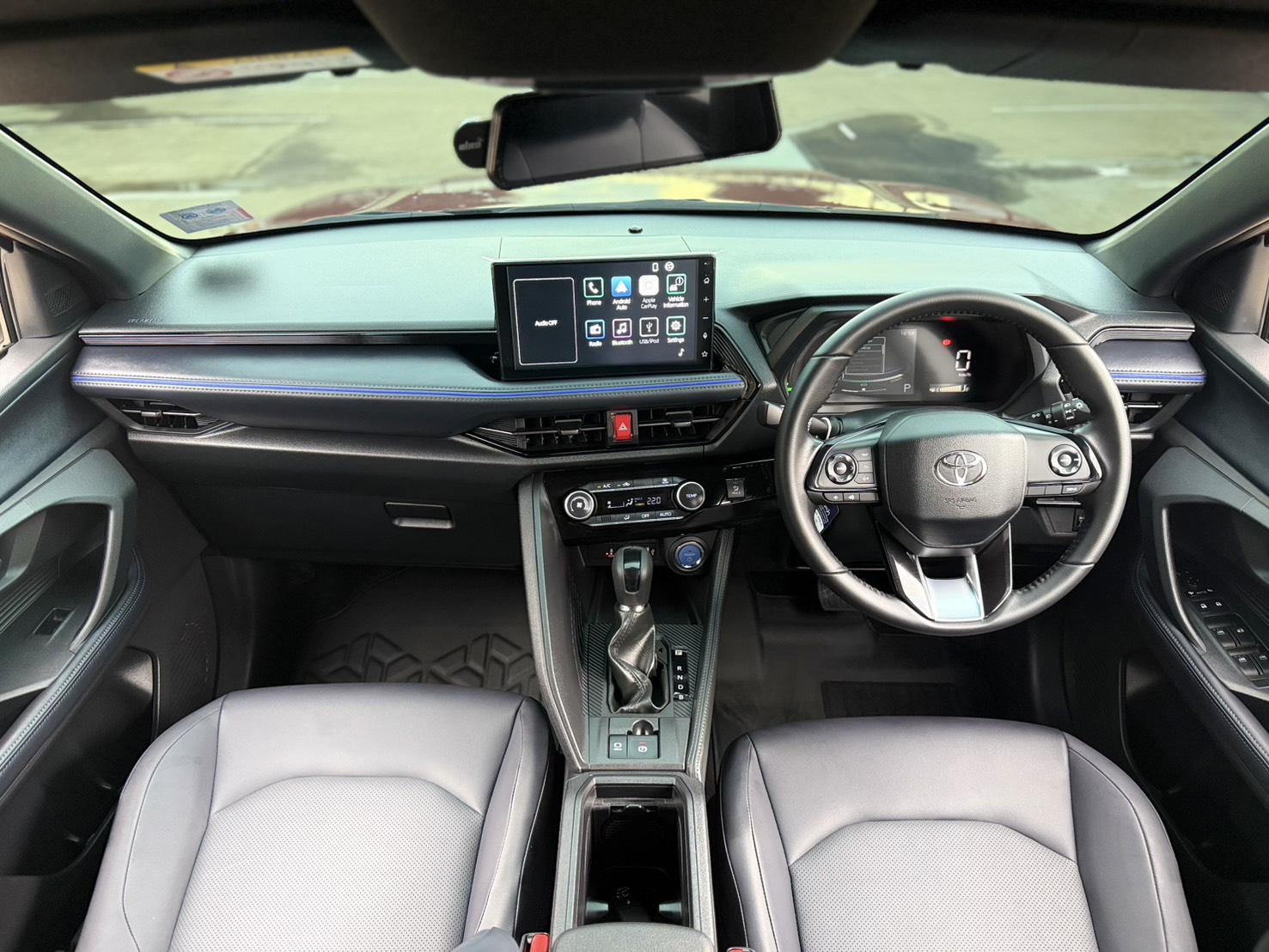 TOYOTA Yaris Cross 1.5 Hybrid Smart A/T ปี 2024 จด2025 - Image 12