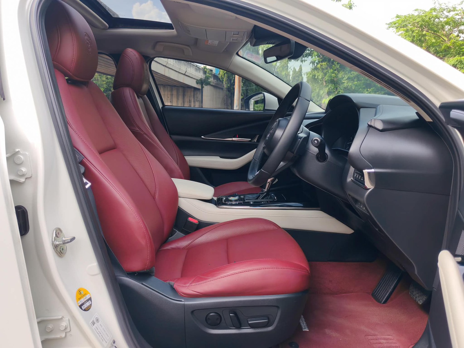 Mazda CX-30 2.0SP ตัวพิเศษ 100 ปี สีขาวมุก ปี2021 - Image 10