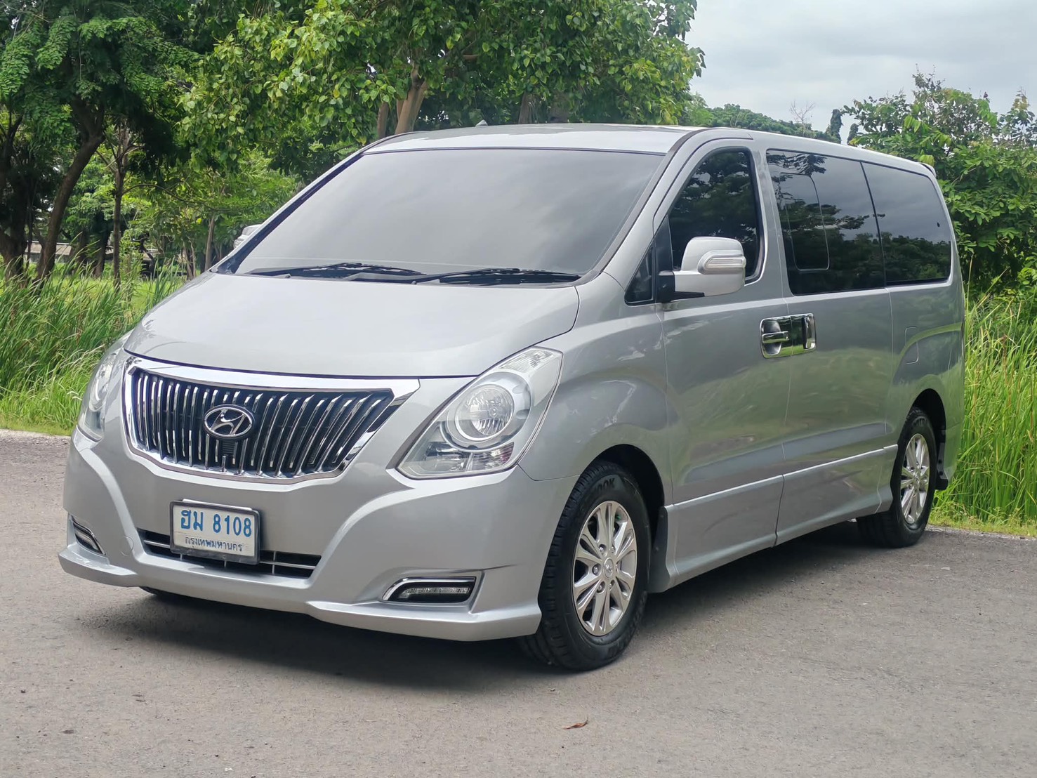 Hyundai H1 ตัว Deluxe ปี 2012 จด 2013