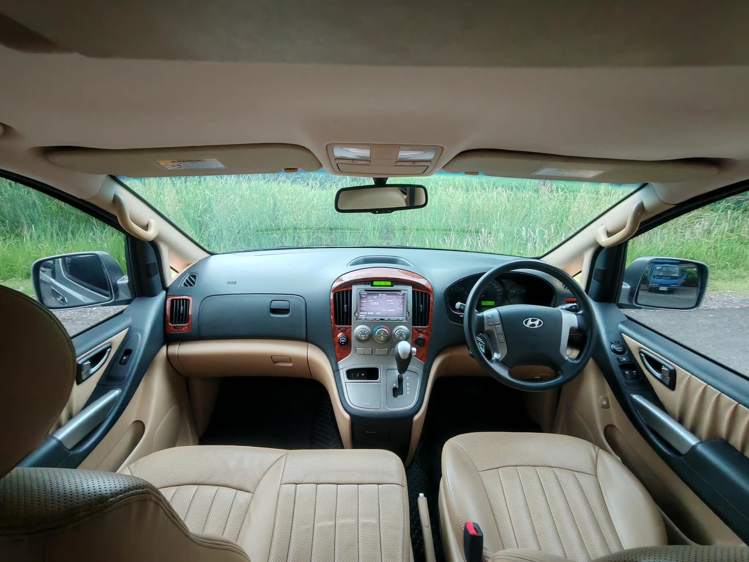 Hyundai H1 ตัว Deluxe ปี 2012 จด 2013 - Image 16