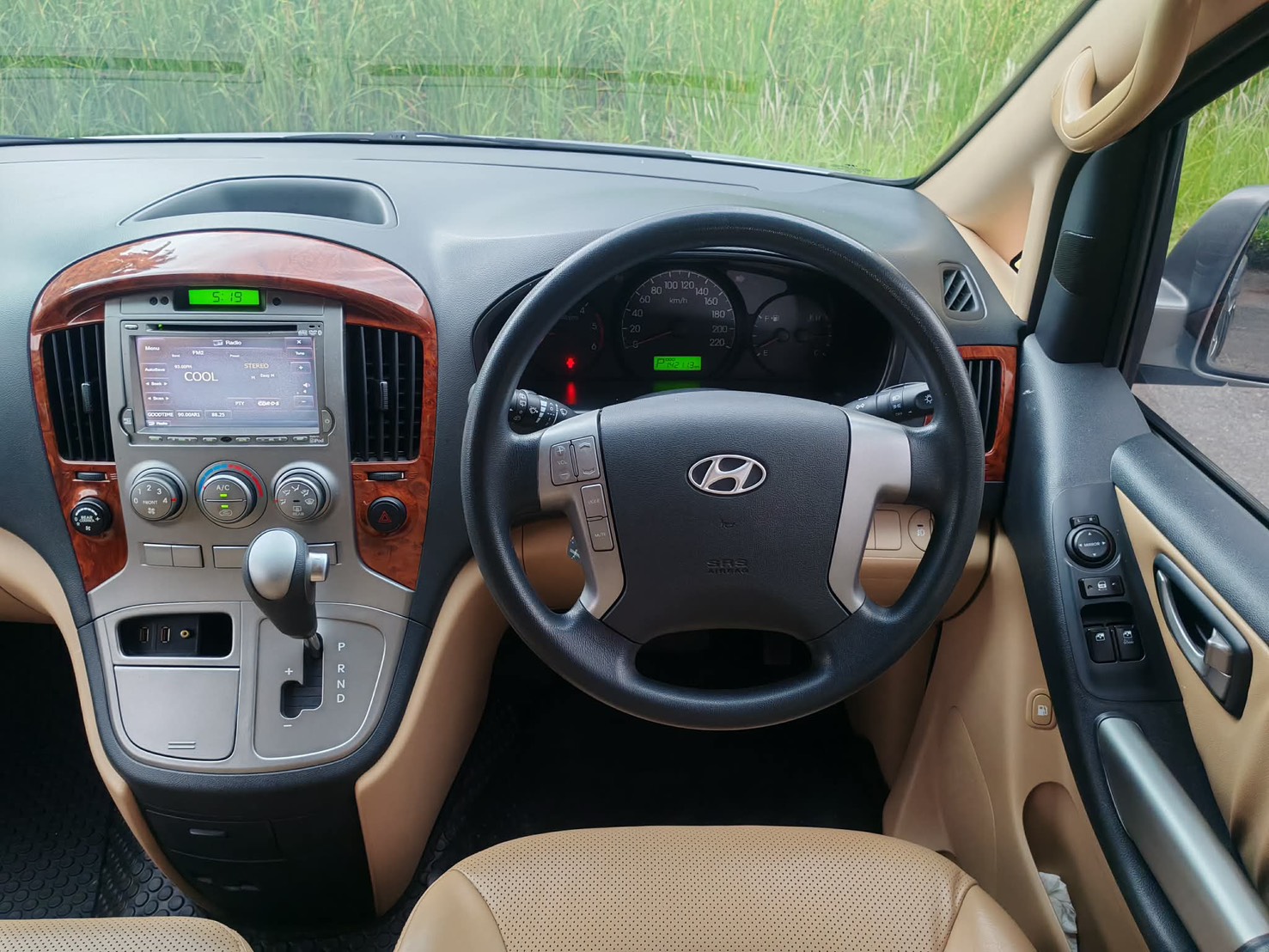 Hyundai H1 ตัว Deluxe ปี 2012 จด 2013 - Image 17