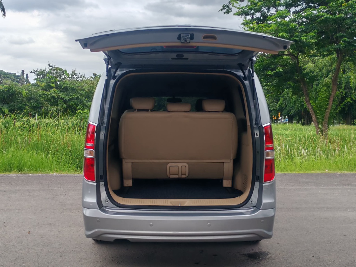Hyundai H1 ตัว Deluxe ปี 2012 จด 2013 - Image 19