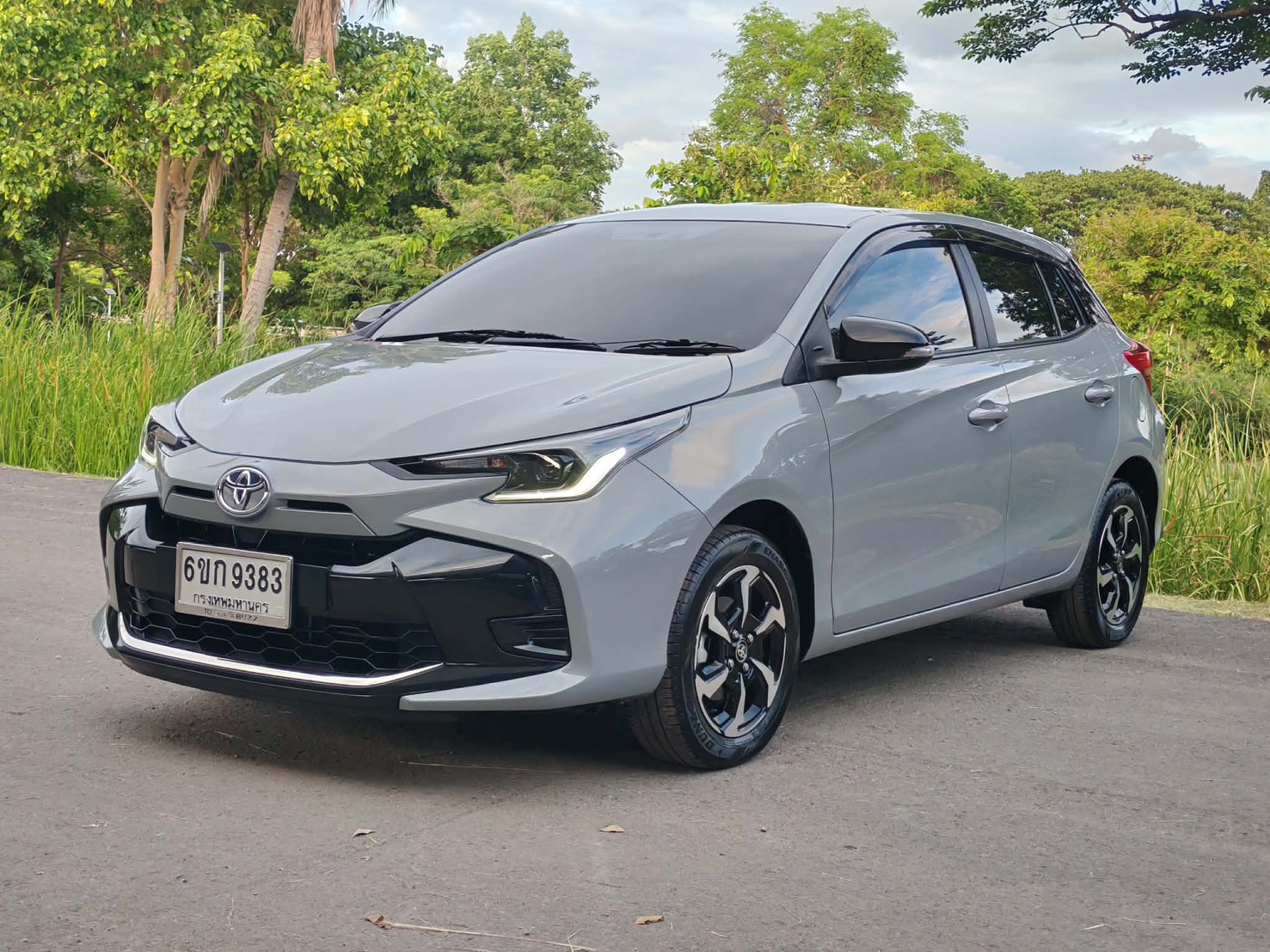 TOYOTA Yaris Eco Hatchback 1.2 Premium ปี 2023