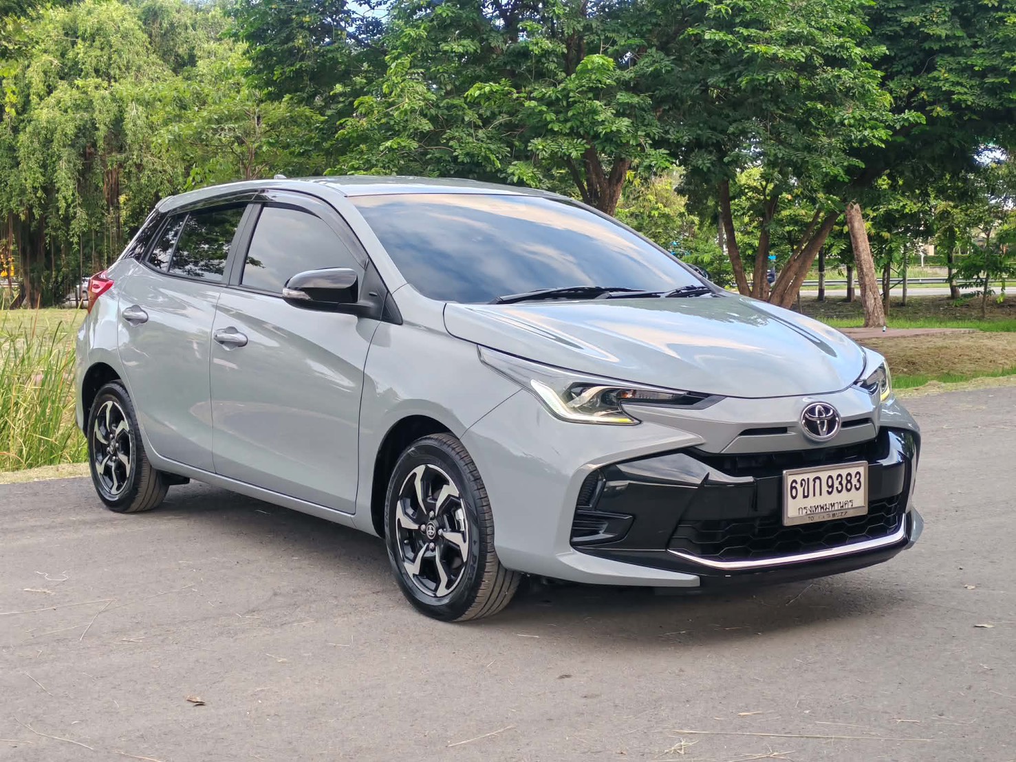 TOYOTA Yaris Eco Hatchback 1.2 Premium ปี 2023 - Image 4