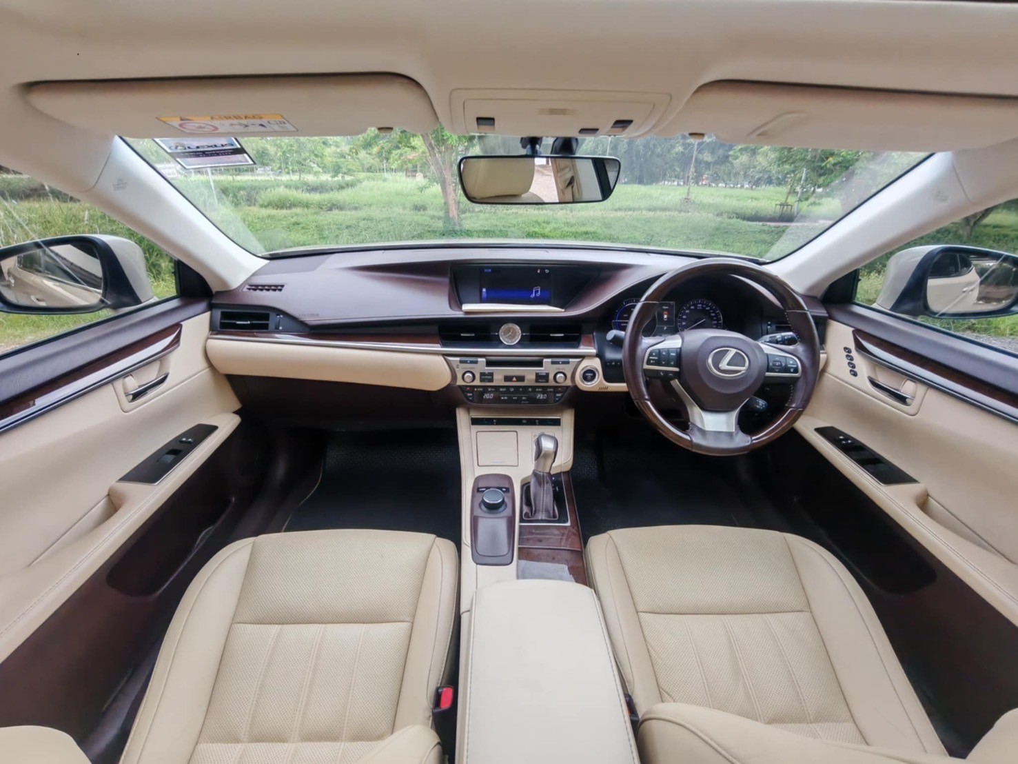 Lexus ES300H 2.5 Hybrid ปี 2015 จด 2016 - Image 12