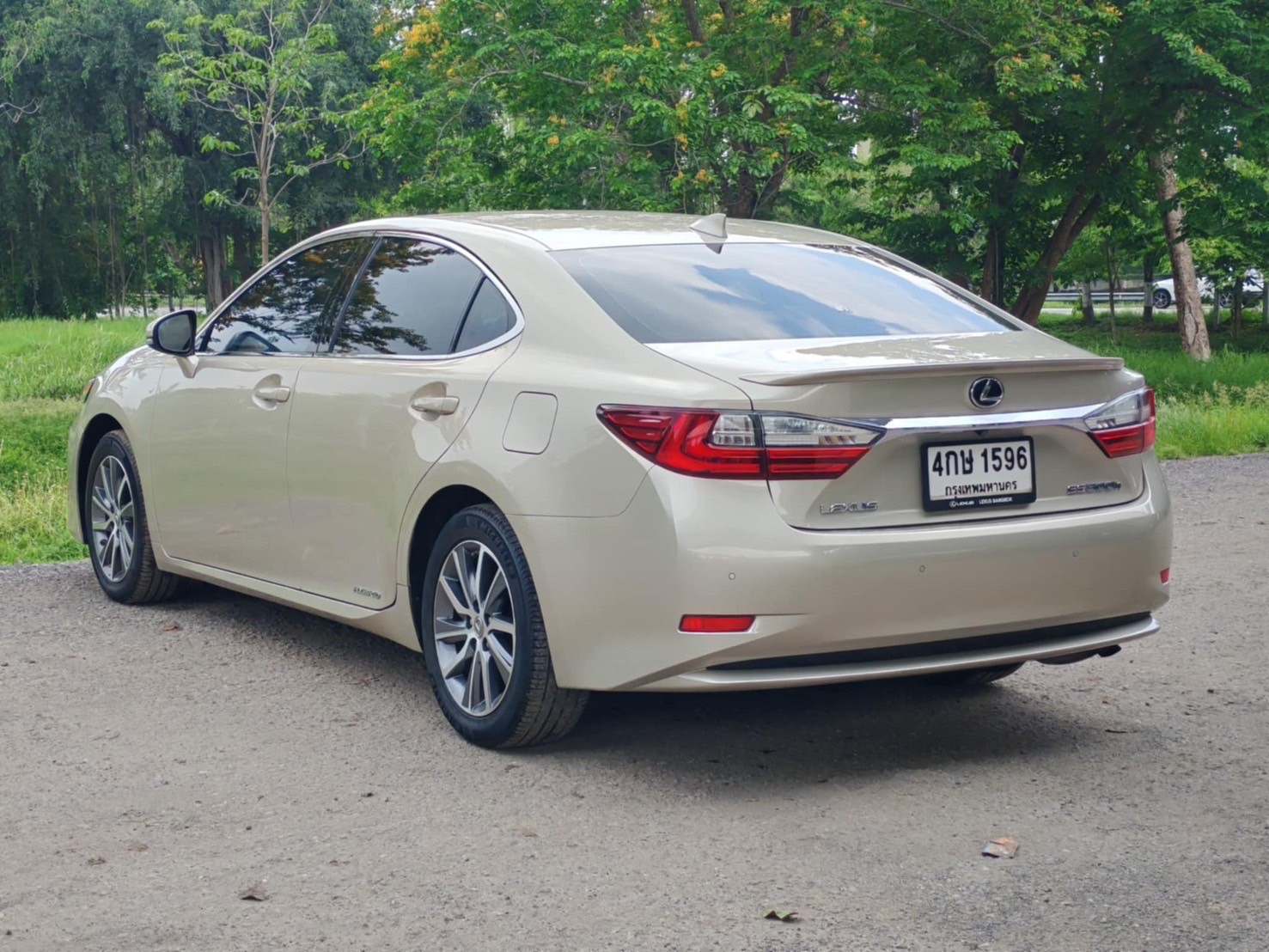 Lexus ES300H 2.5 Hybrid ปี 2015 จด 2016 - Image 5
