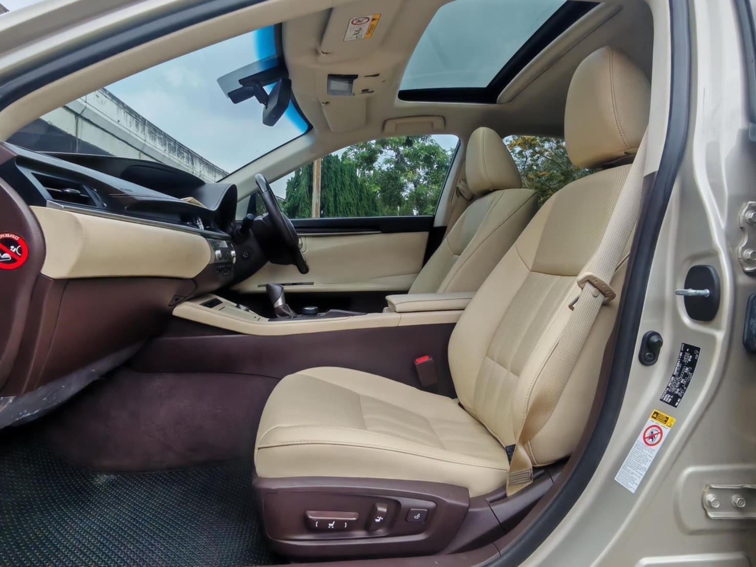 Lexus ES300H 2.5 Hybrid ปี 2015 จด 2016 - Image 10