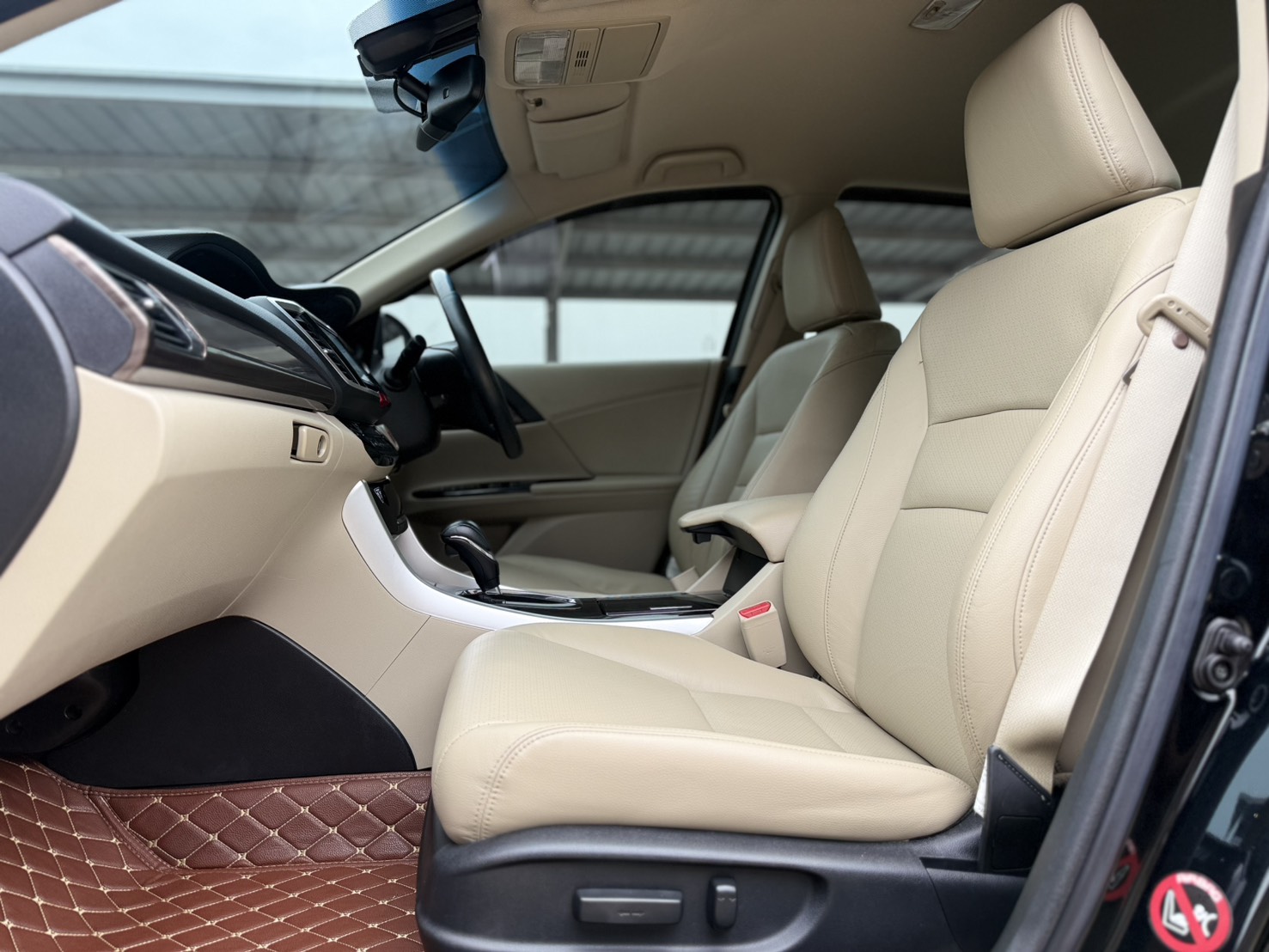 HONDA ACCORD 2.0(EL) MNC ปี 2017 - Image 9
