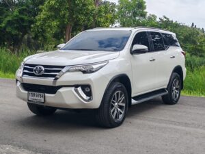 Toyota Fortuner 2.4 V ขับ4WD ปี 2020