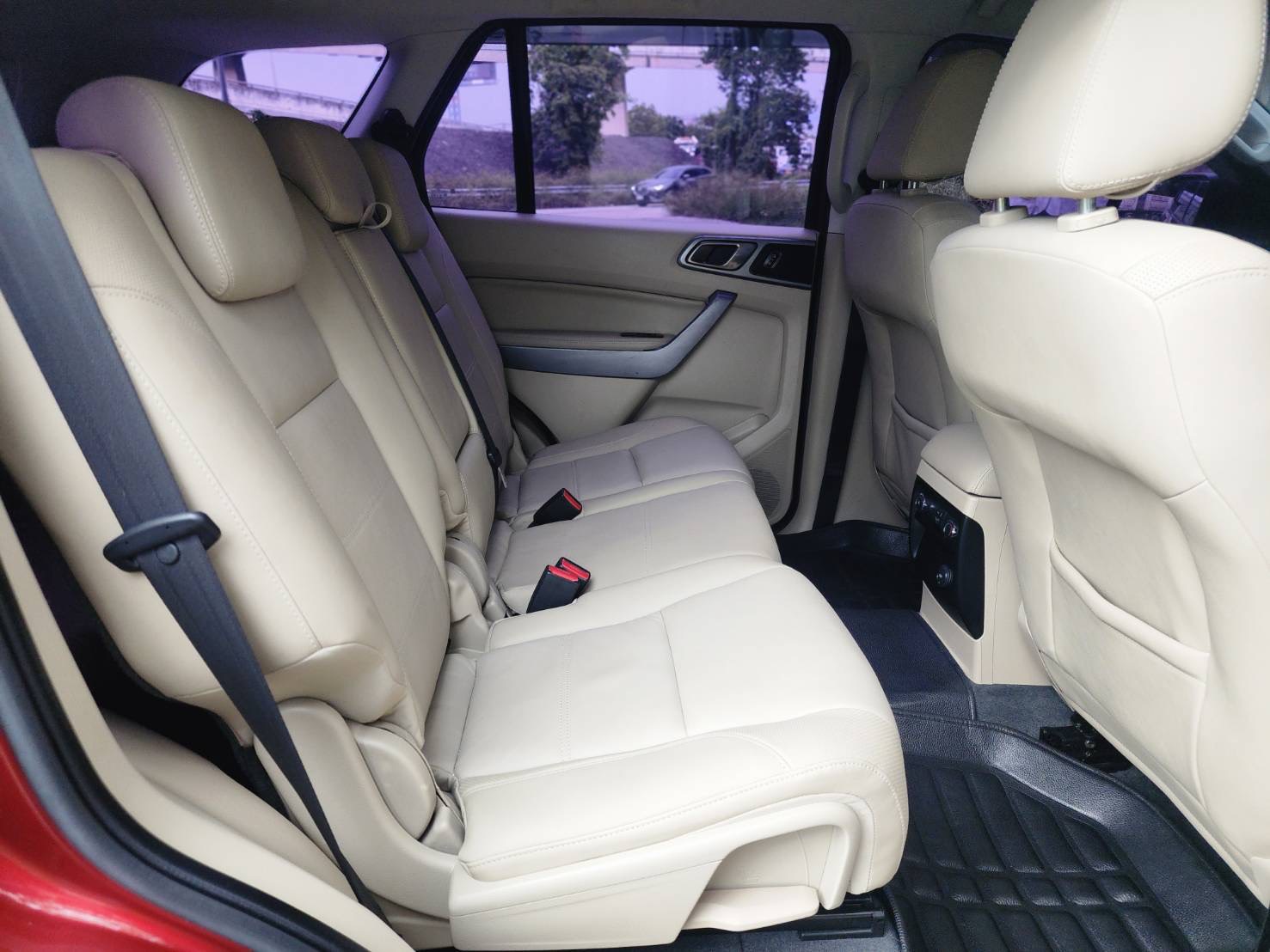 FORD EVEREST 2.2 Titanium ปี 2015 จดทะเบียน ปี 2016 - Image 9