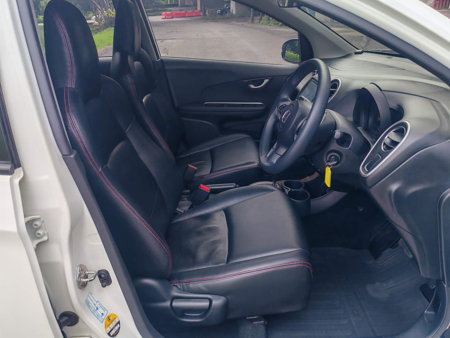 Honda Mobilio 1.5 RS ปี 2015จด 2016 - Image 8