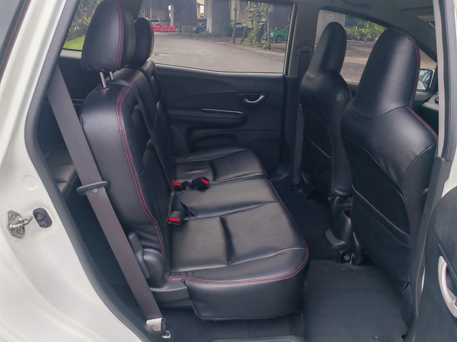 Honda Mobilio 1.5 RS ปี 2015จด 2016 - Image 9