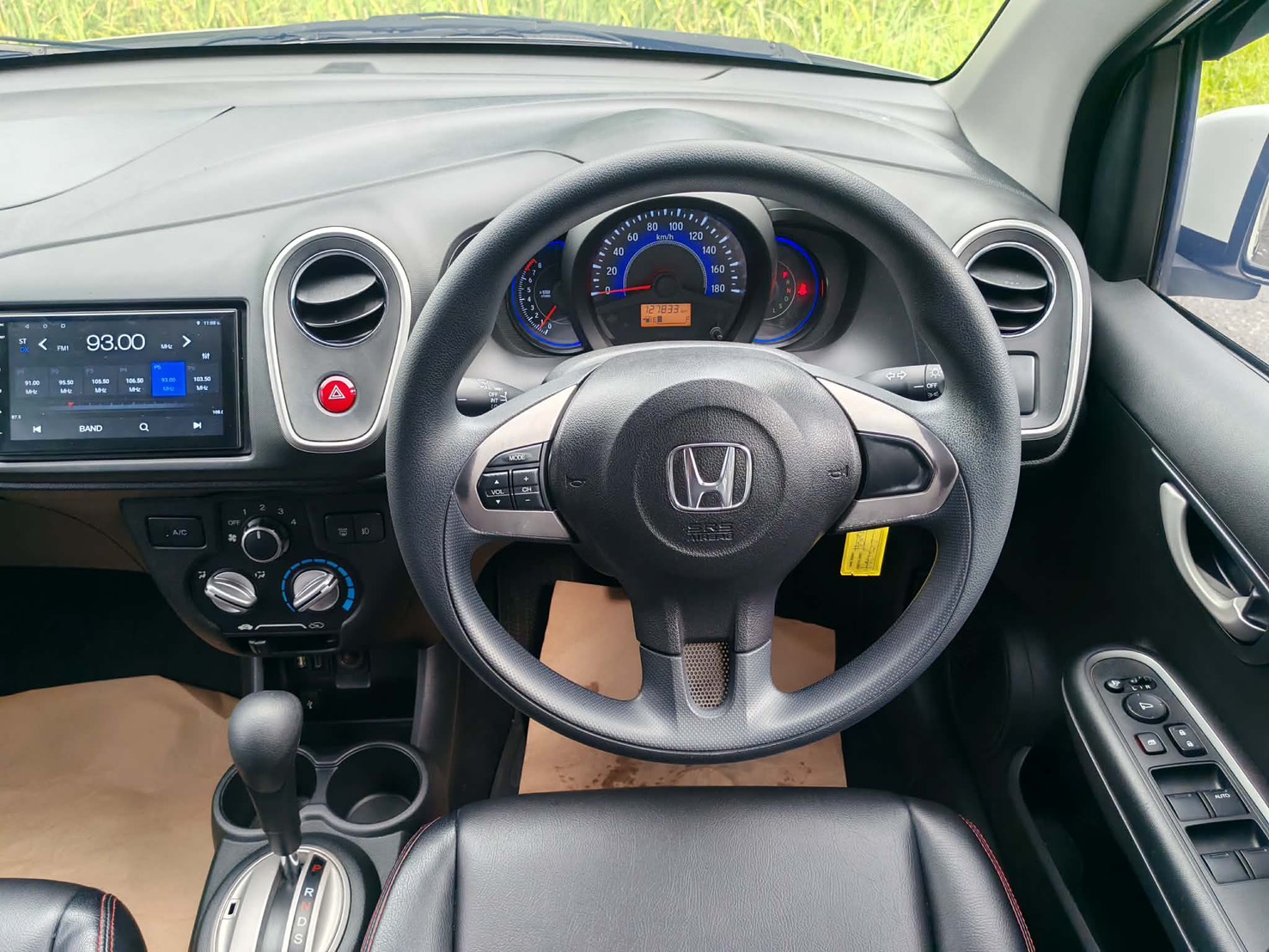 Honda Mobilio 1.5 RS ปี 2015จด 2016 - Image 14