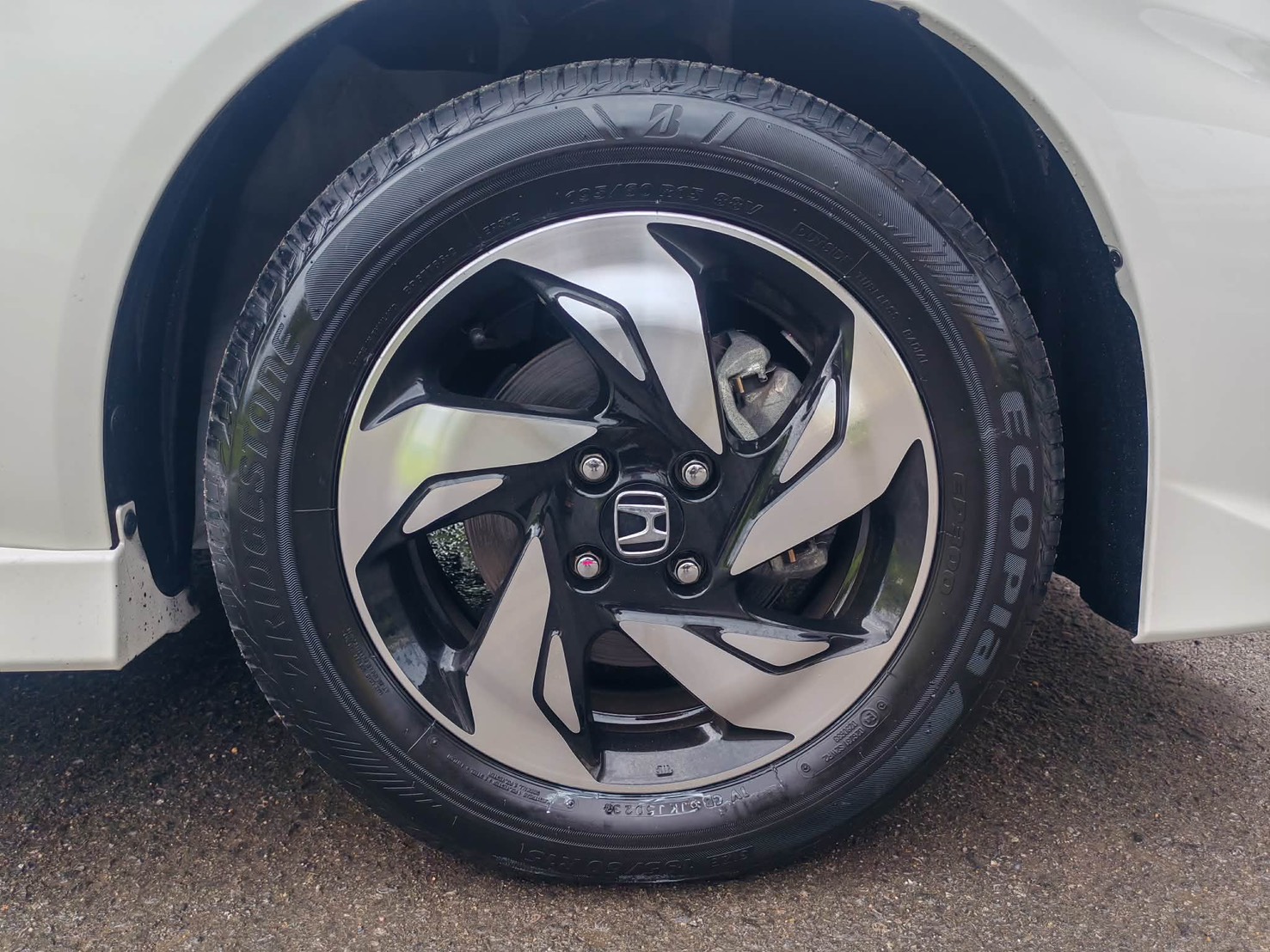 Honda Mobilio 1.5 RS ปี 2015จด 2016 - Image 17