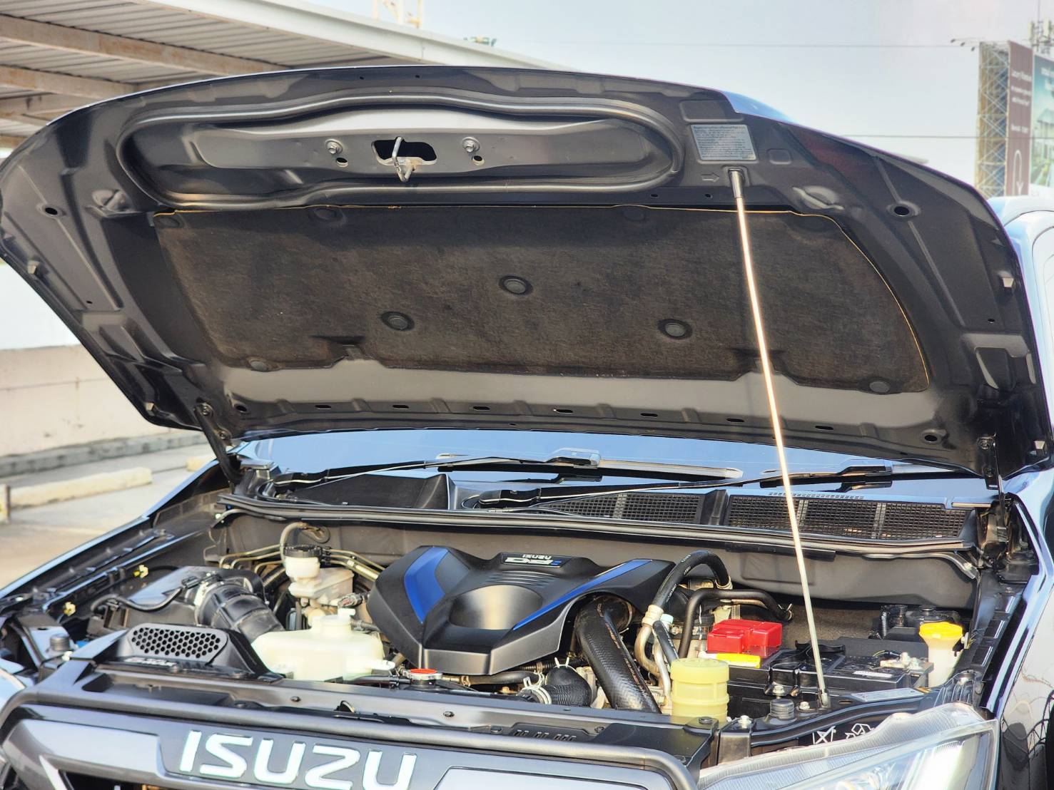 ISUZU DMAX 3.0M V-CROSS Double CAB 4WD เกียร์ AT ปี 2020จด21 - Image 17