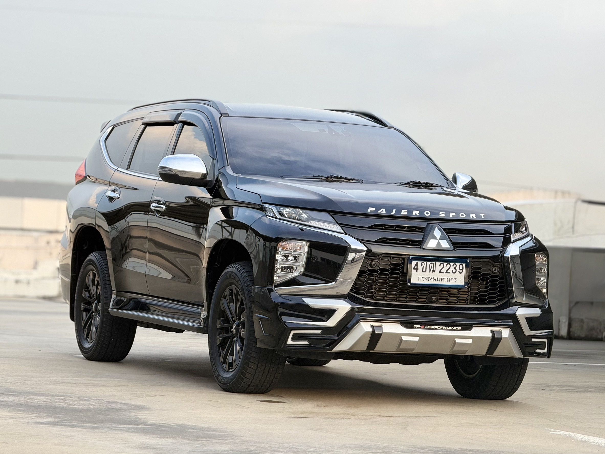 Mitsubishi Pajero Sport 2.4 GT Elite Edition ขับ4 ตัวพิเศษปี 2023 - Image 4