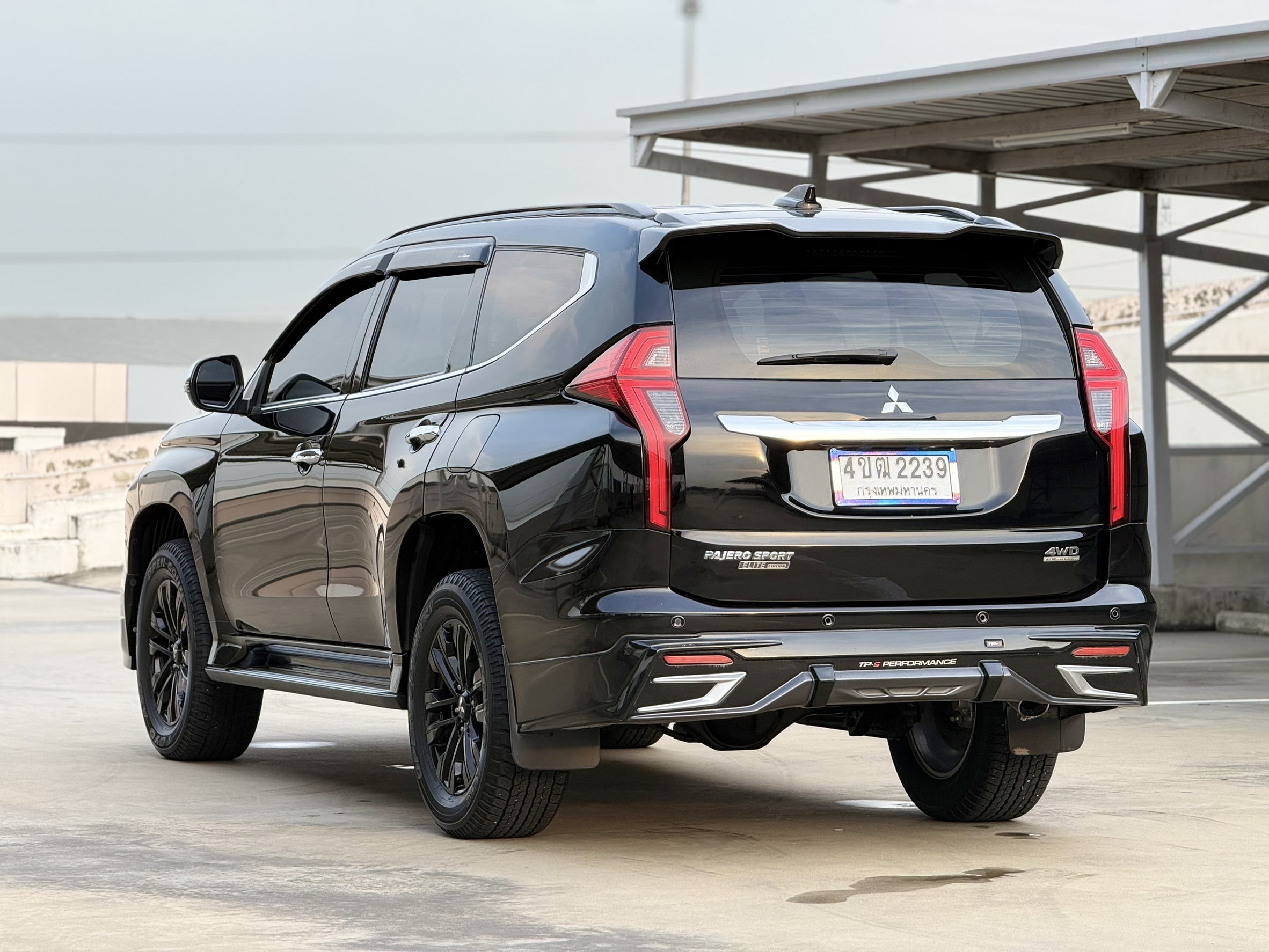 Mitsubishi Pajero Sport 2.4 GT Elite Edition ขับ4 ตัวพิเศษปี 2023 - Image 7