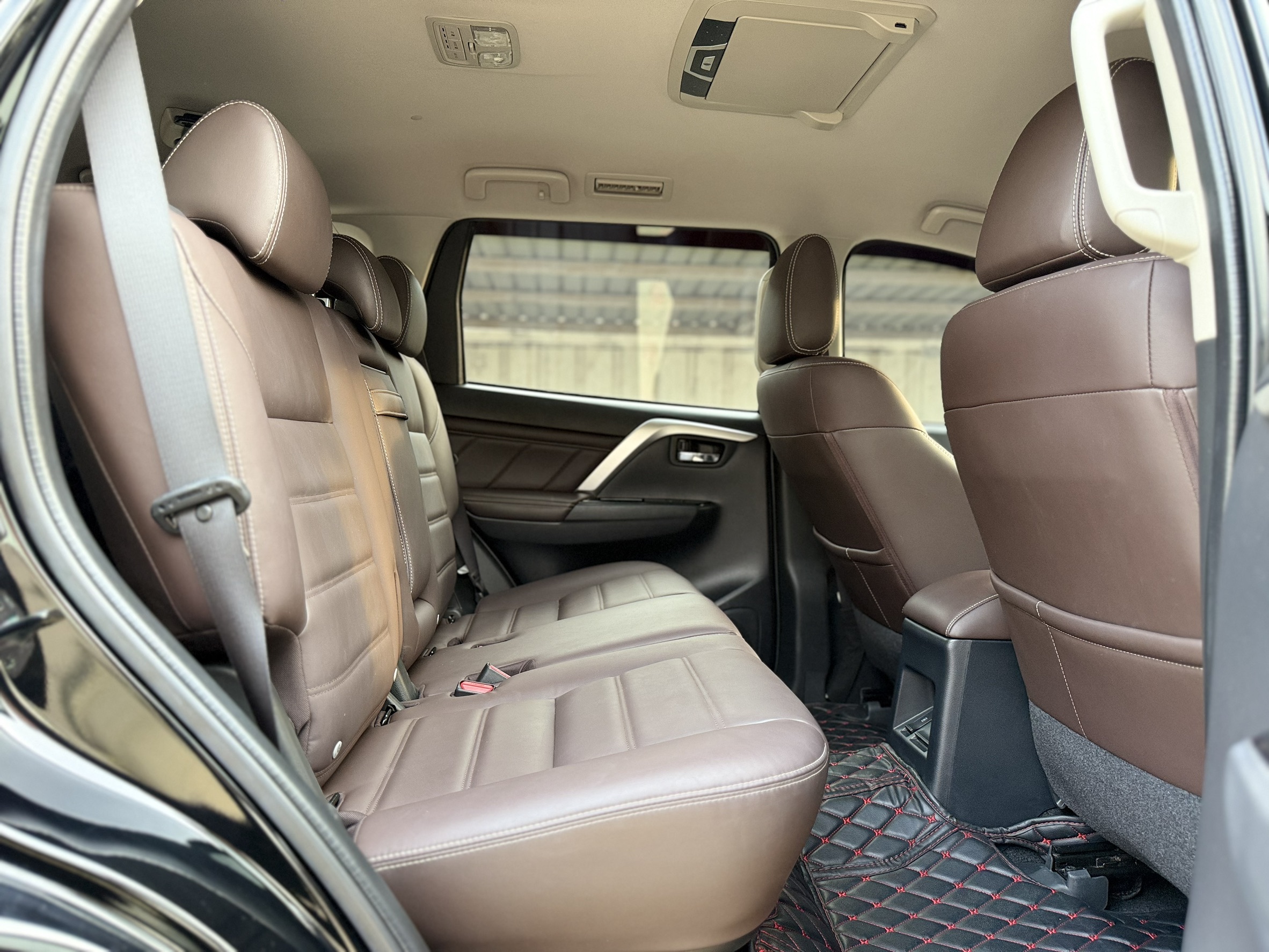 Mitsubishi Pajero Sport 2.4 GT Elite Edition ขับ4 ตัวพิเศษปี 2023 - Image 9