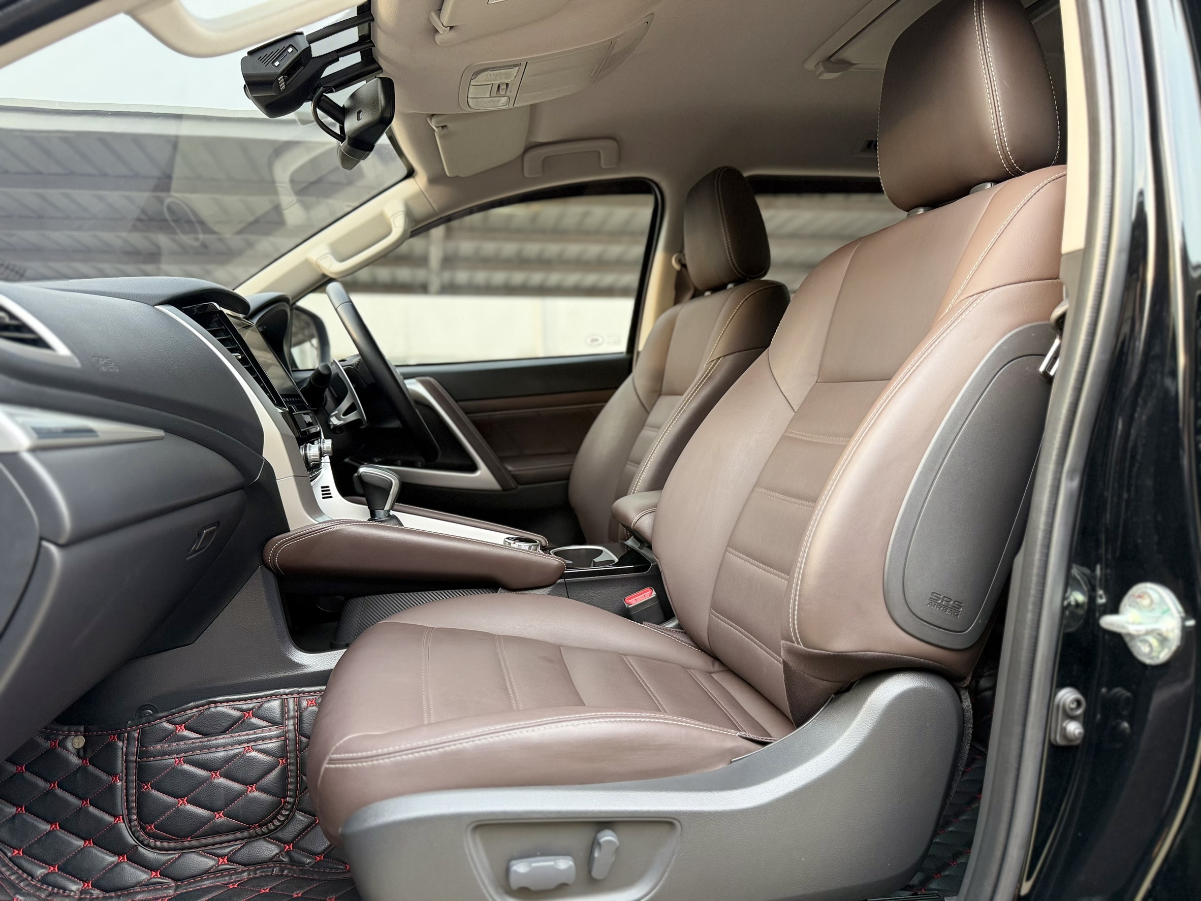 Mitsubishi Pajero Sport 2.4 GT Elite Edition ขับ4 ตัวพิเศษปี 2023 - Image 10