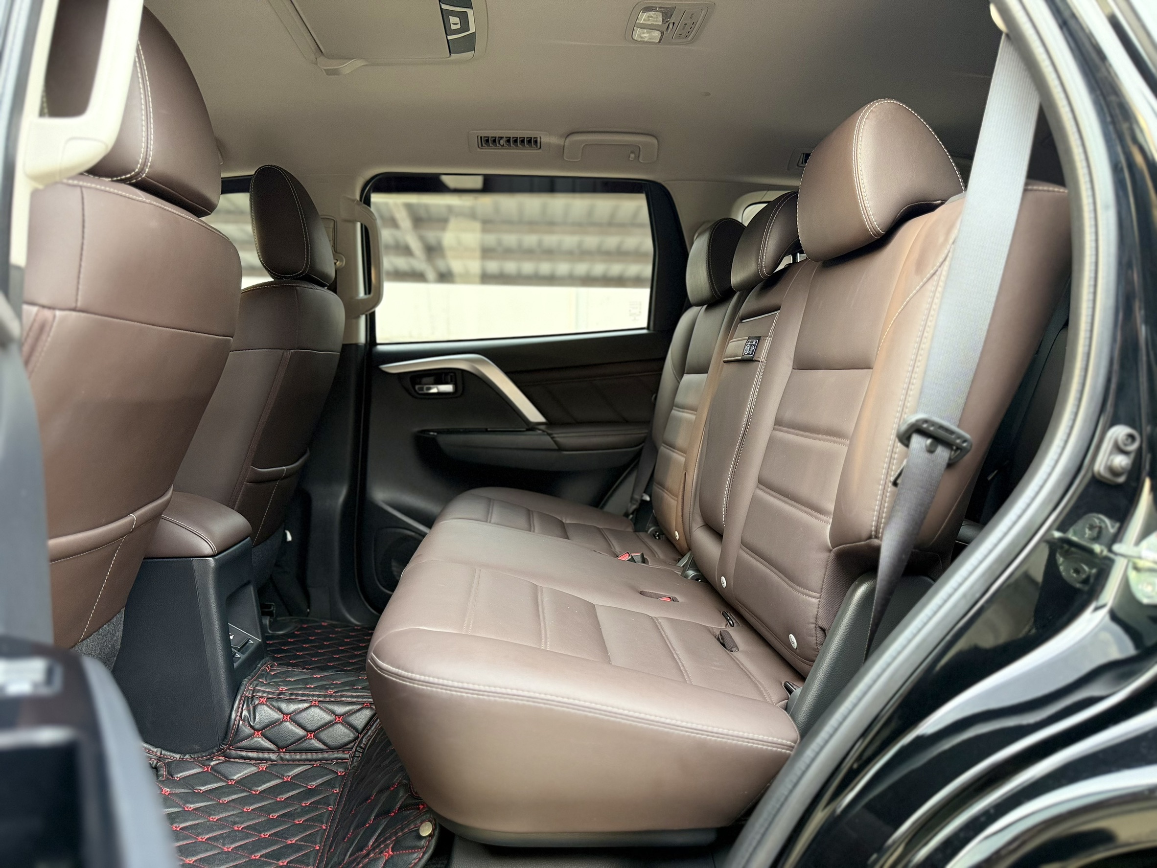 Mitsubishi Pajero Sport 2.4 GT Elite Edition ขับ4 ตัวพิเศษปี 2023 - Image 11