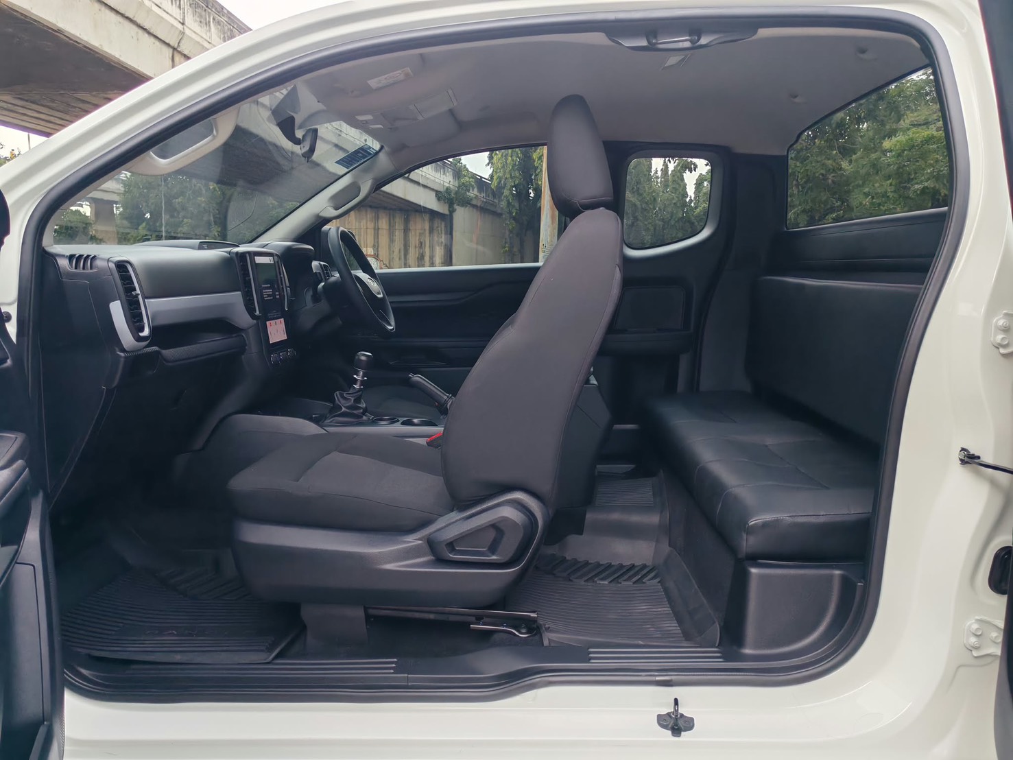 Ford ranger Next Gen 2.0 XL+ HIRIDERR-CAB ปี 2022 จด 2023 เกียร์ธรรมดา - Image 9