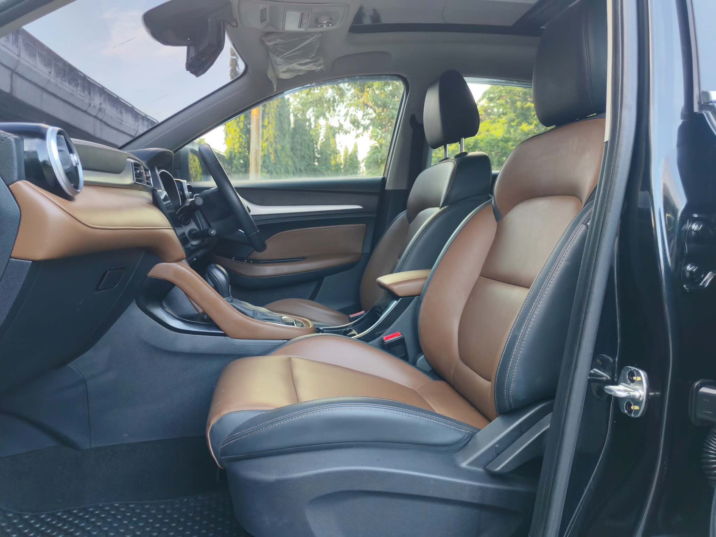 MG ZS 1.5X หลังคาซันรูฟ รุ่นTop ปี 2020 - Image 10