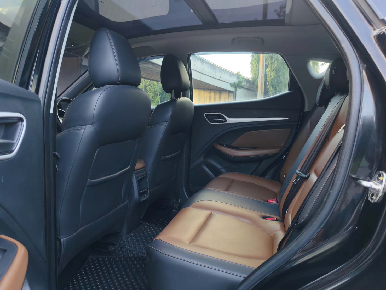 MG ZS 1.5X หลังคาซันรูฟ รุ่นTop ปี 2020 - Image 11