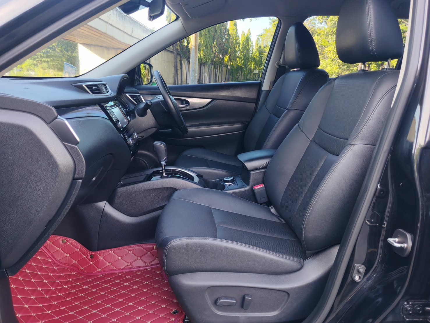 NISSAN X-TRAIL 2.0 V HYBRID 4X4 ปี 2017 - Image 10